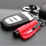Avantara Creation 3 In 1 Super Mini Safety Window Glass Breaker In Seat Belt Cutter Rescue Hammer Car Life Saving Escape Tool Emergency Breaker Seatbelt Cutter And Puncher Cutter (Pack Of 1 Pcs) - Image 3