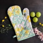 Anubhav Janni China Oven Gloves Organic Cotton Flower Print Mitt Pot Holder Mitten Printed Mitts Free Padded Kitchen Bakery Heat Resistance Microwave Baking Gloves Random Patterns (Pack Of 1 Pcs) - Image 2