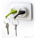 Anubhav Janni Home Decorative Keys Hanger 2 Switch Your Double Plug N Unplug Key Chain Holder ( pack of 1 ) - Image 5