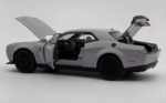 Dodge Challenger SRT Hellcat 1:24 diecast scale model car - Image 3