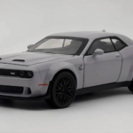 Dodge Challenger SRT Hellcat 1:24 diecast scale model car