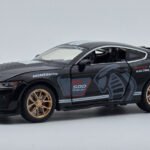 Ford Mustang Shelby GT500 1:24 diecast scale model car