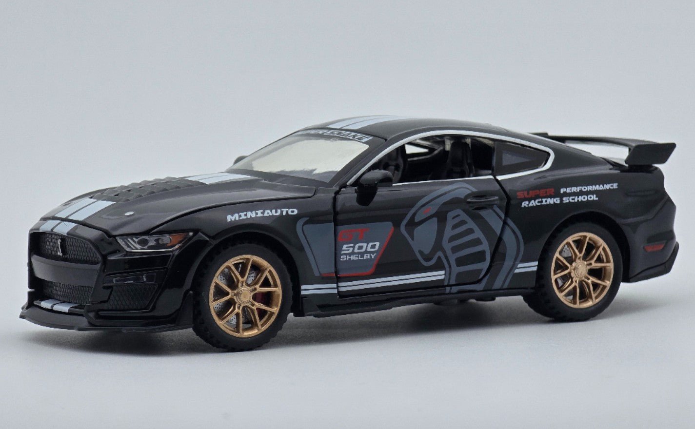 20251011_151851-Photoroom.jpg Ford Mustang Shelby GT500 1:24 diecast scale model car - Image 1