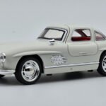 1954 Mercedes-Benz 300SL 1:24  diecast scale model car collectible