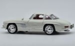 1954 Mercedes-Benz 300SL 1:24  diecast scale model car collectible - Image 3