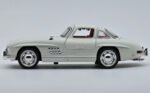 1954 Mercedes-Benz 300SL 1:24  diecast scale model car collectible - Image 4