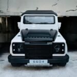 Classic Land Rover Defender 110 1:24 diecast scale model car collectible | Assorted Colors - Image 6