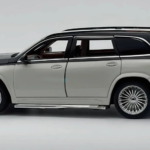 Mercedes-Benz Maybach GLS600 1:18 diecast scale model car - Big Size