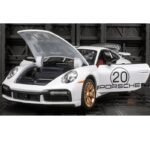 Porsche 911 1:24  diecast scale model car collectible - Image 2