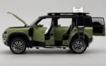 Land Rover Defender 110 1:24 diecast Scale Model car | Assorted Colors - Image 7