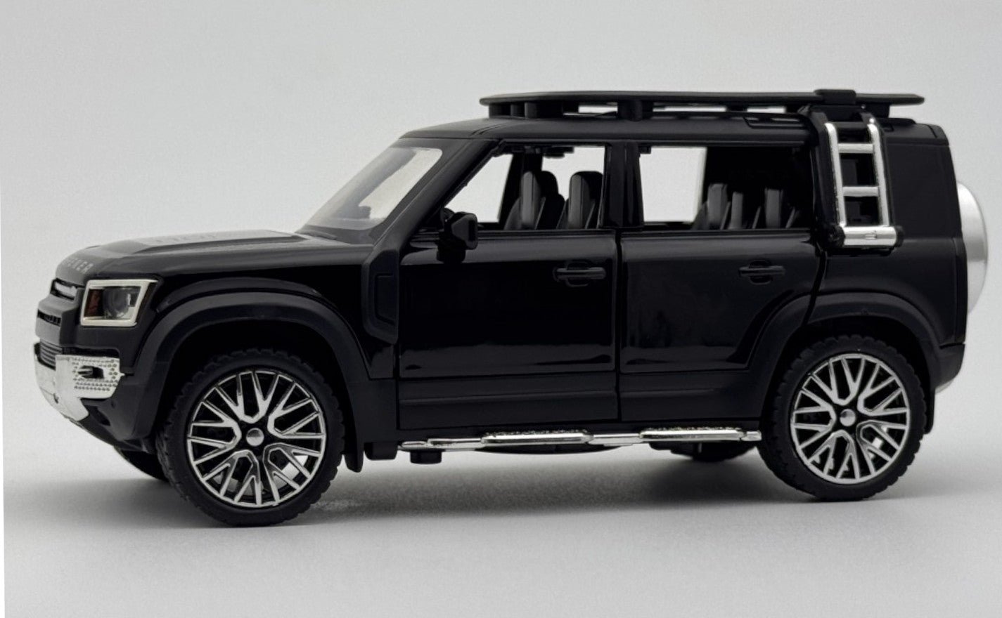 IMG_3975-Photoroom.jpg Land Rover Defender 110 1:24 diecast Scale Model car | Assorted Colors - Image 1