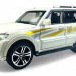 Mitsubishi Pajero 1:24 diecast scale model car collectible