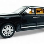 Rolls Royce Cullinan 1:24  diecast scale model car collectible | Assorted Colors