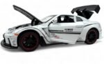 Nissan GTR 1:24 diecast scale model car collectible - Image 7