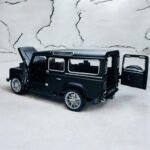 Classic Land Rover Defender 110 1:24 diecast scale model car collectible | Assorted Colors - Image 11