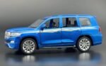 Toyota Land Cruiser LC200 1:24  diecast Scale Model | Assorted Colors - Image 9