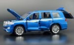 Toyota Land Cruiser LC200 1:24  diecast Scale Model | Assorted Colors - Image 10