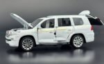 Toyota Land Cruiser LC200 1:24  diecast Scale Model | Assorted Colors - Image 6