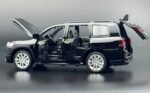 Toyota Land Cruiser LC200 1:24  diecast Scale Model | Assorted Colors - Image 4