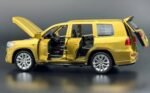 Toyota Land Cruiser LC200 1:24  diecast Scale Model | Assorted Colors - Image 15