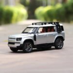 Remote Control Metal Diecast Defender Car with Smoke Effect | Openable Doors & Light | 1:22 Scale - Image 5